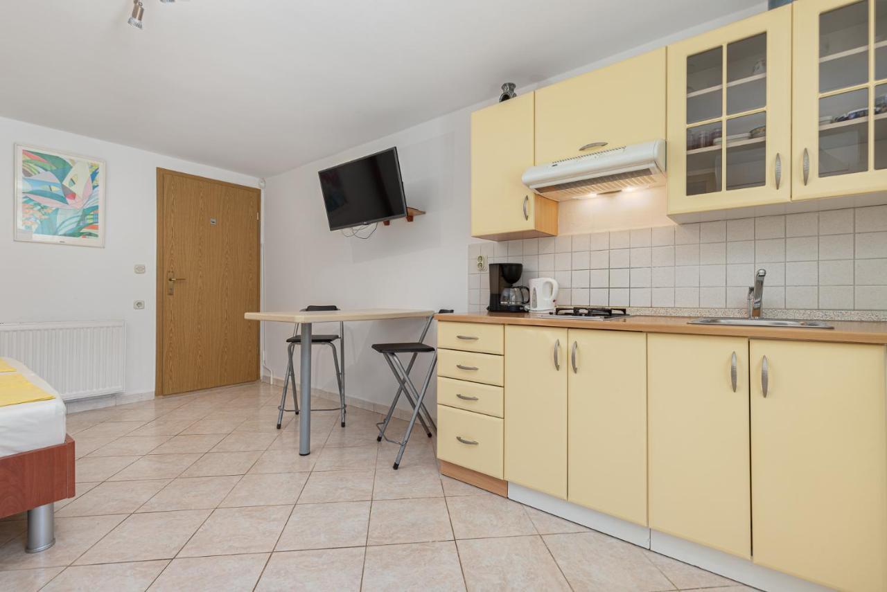 Haus Eva Apartment Novigrad  ภายนอก รูปภาพ
