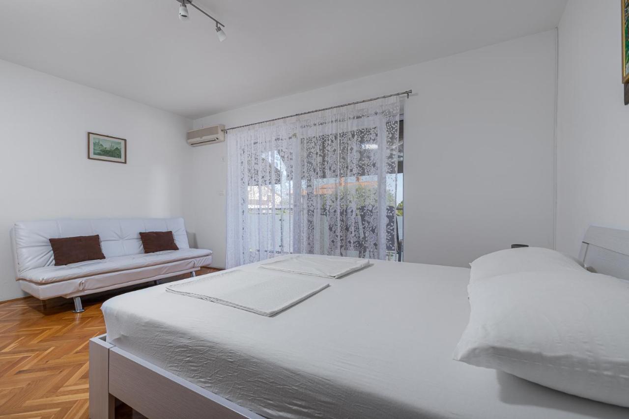 Haus Eva Apartment Novigrad  ภายนอก รูปภาพ