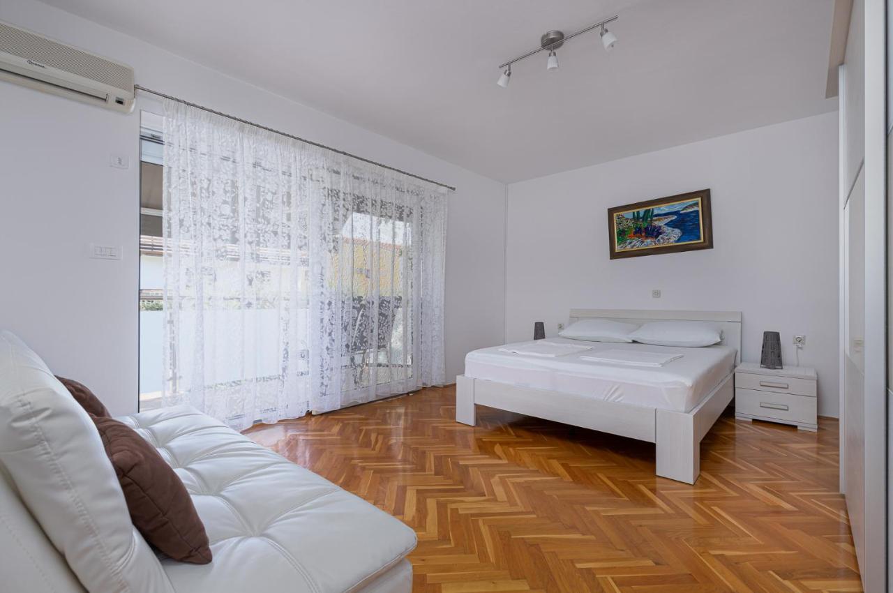 Haus Eva Apartment Novigrad  ภายนอก รูปภาพ