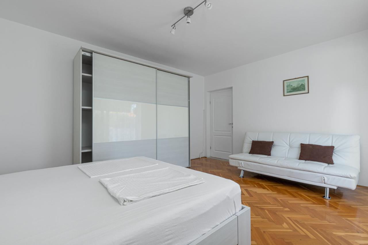 Haus Eva Apartment Novigrad  ภายนอก รูปภาพ