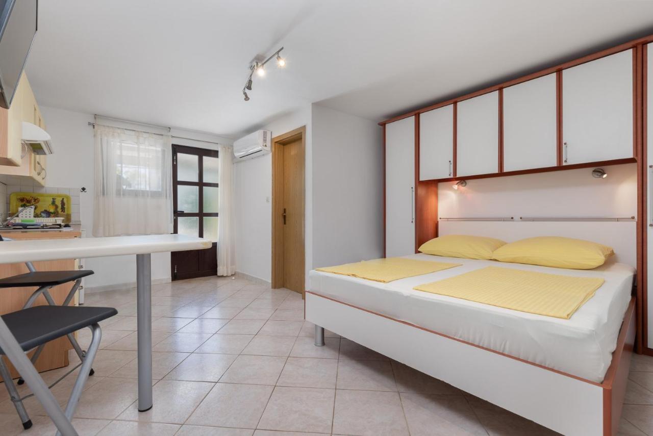Haus Eva Apartment Novigrad  ภายนอก รูปภาพ