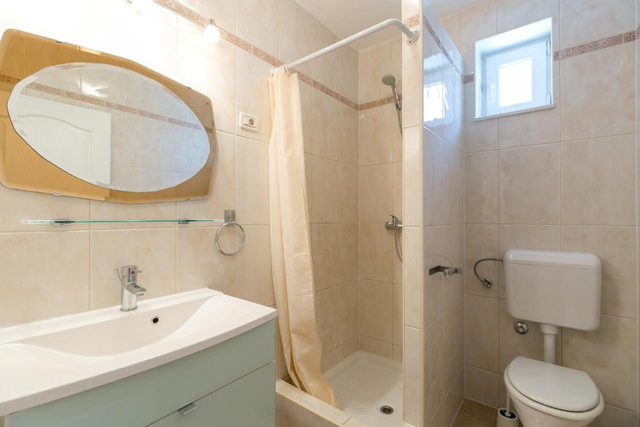 Haus Eva Apartment Novigrad  ภายนอก รูปภาพ