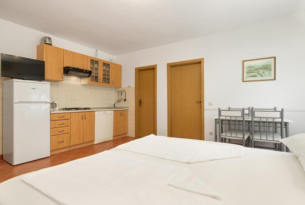 Haus Eva Apartment Novigrad  ภายนอก รูปภาพ
