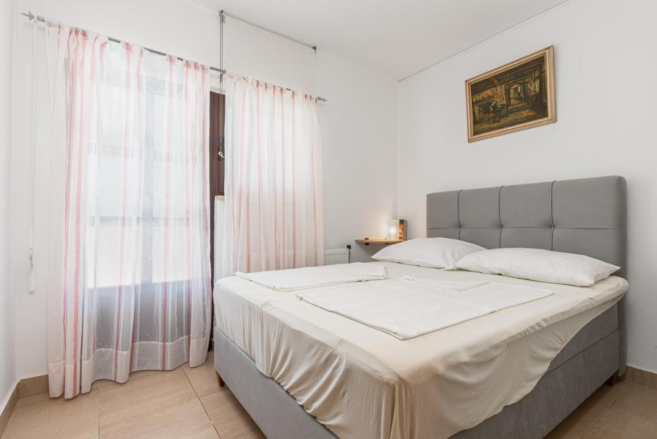 Haus Eva Apartment Novigrad  ภายนอก รูปภาพ